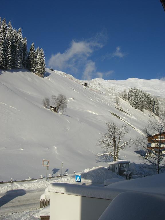 Gaestehaus Alpenland Tux Exteriör bild